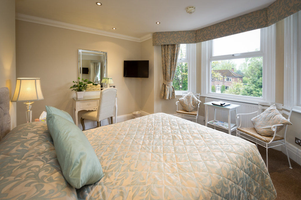 Cheshire Hospitality Ltd T\/A Lennox Lea Studios & Apartments セール エクステリア 写真