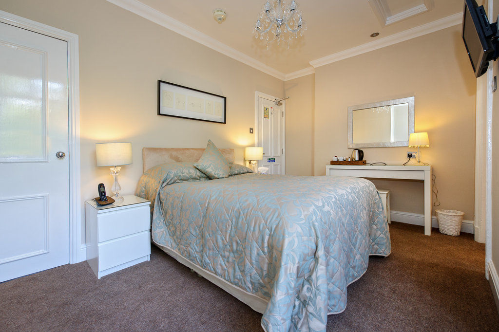 Cheshire Hospitality Ltd T\/A Lennox Lea Studios & Apartments セール エクステリア 写真