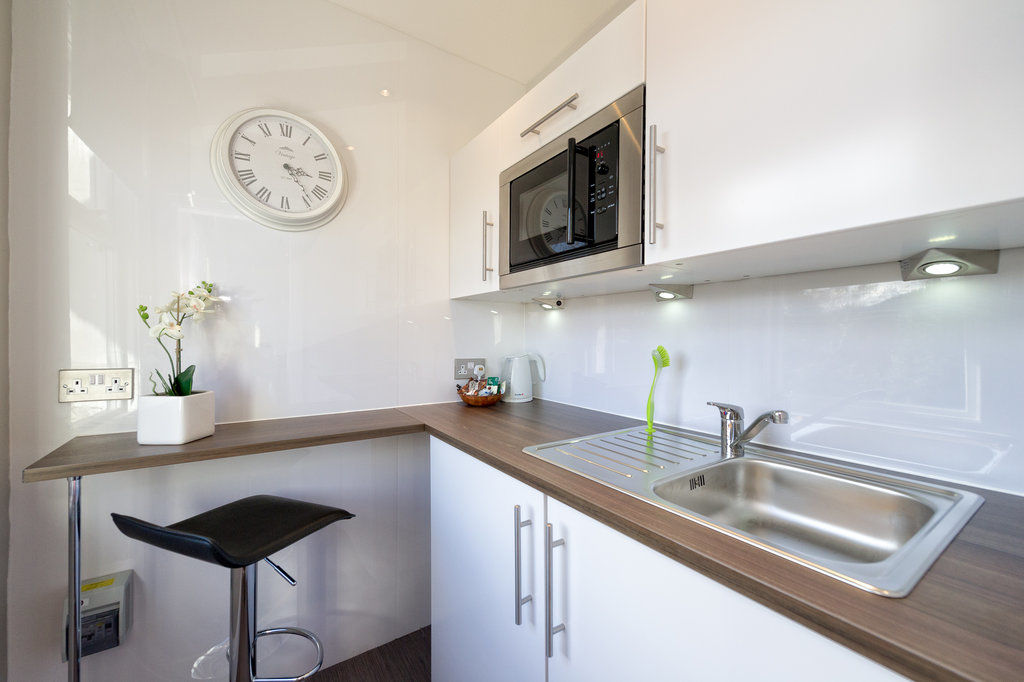 Cheshire Hospitality Ltd T\/A Lennox Lea Studios & Apartments セール エクステリア 写真